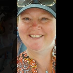 Meet your Posher, Esther